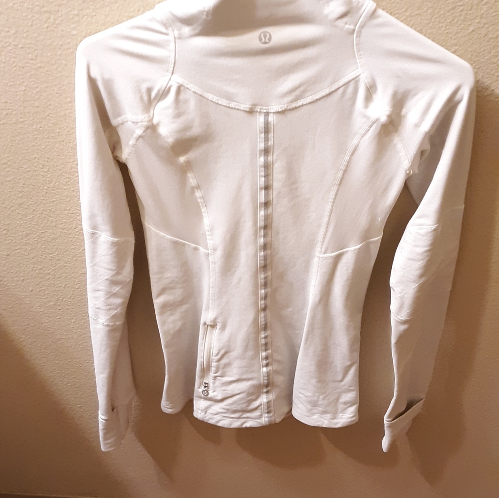 Lululemon size 6 runner long sleeve